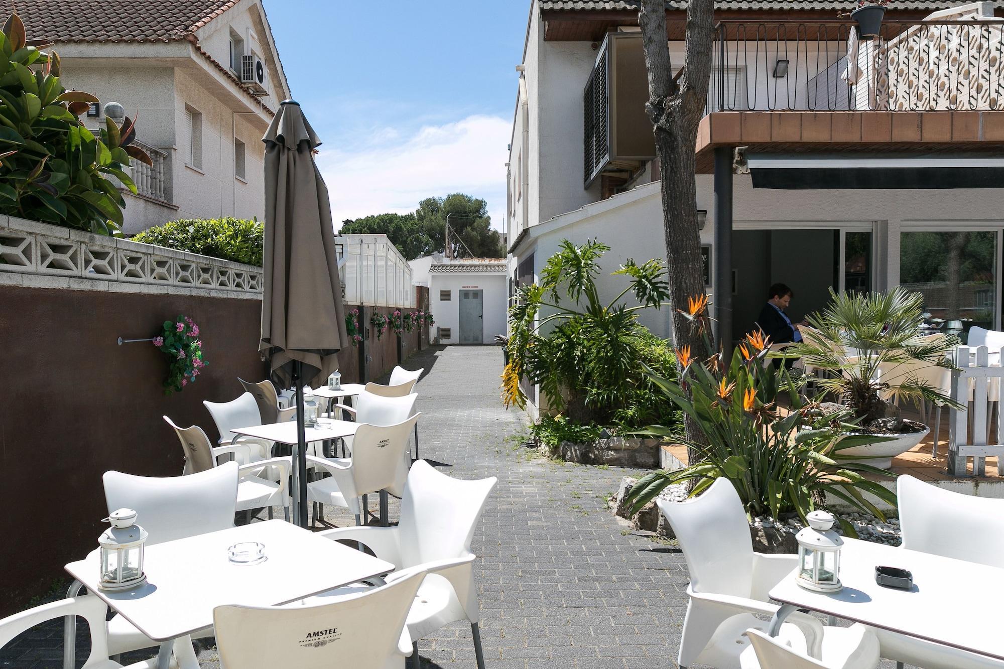 Hotel 139 Castelldefels Buitenkant foto