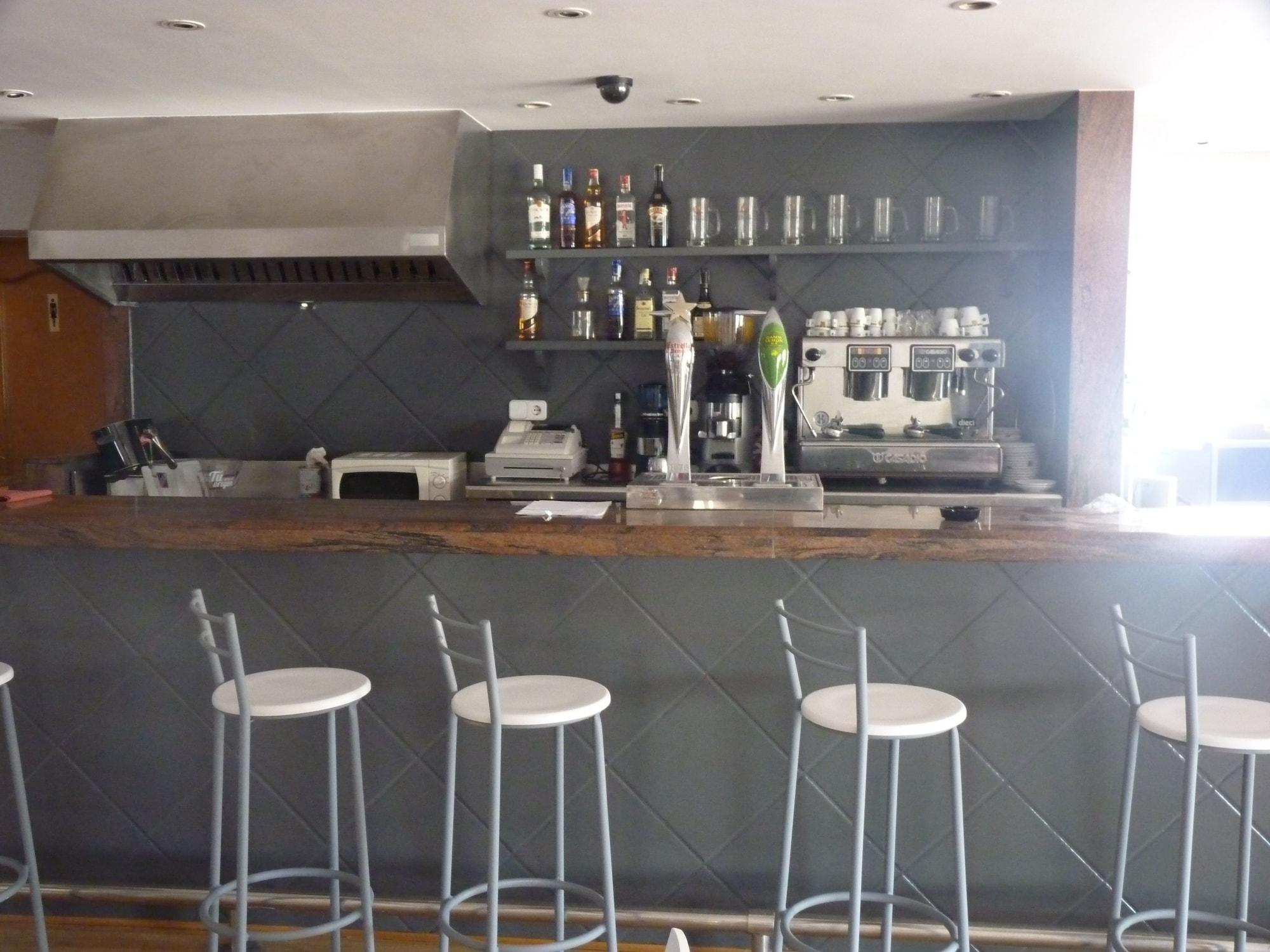 Hotel 139 Castelldefels Buitenkant foto