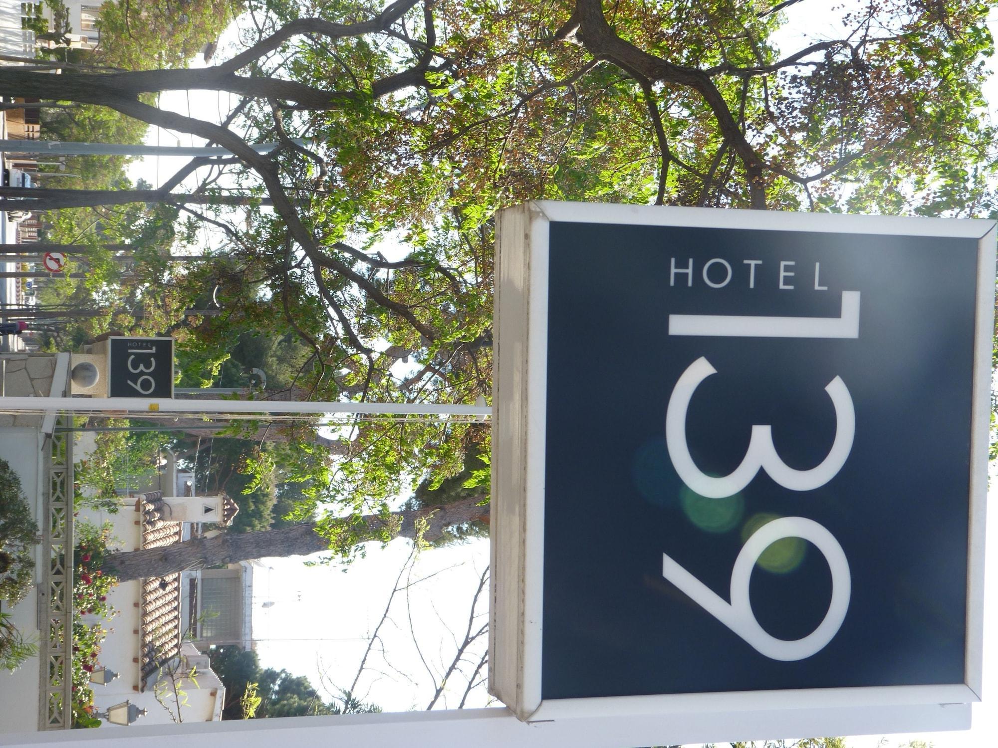 Hotel 139 Castelldefels Buitenkant foto
