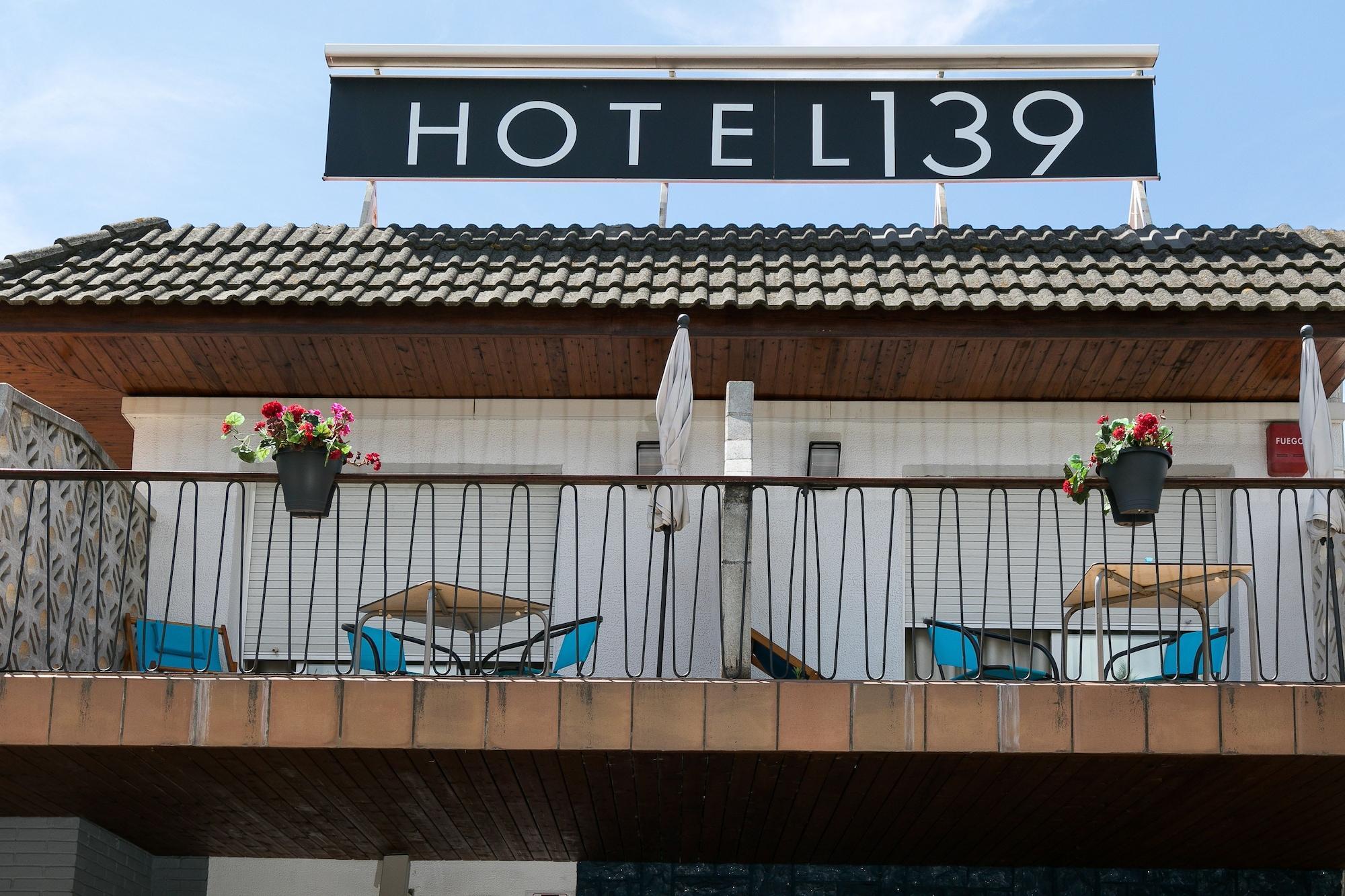 Hotel 139 Castelldefels Buitenkant foto