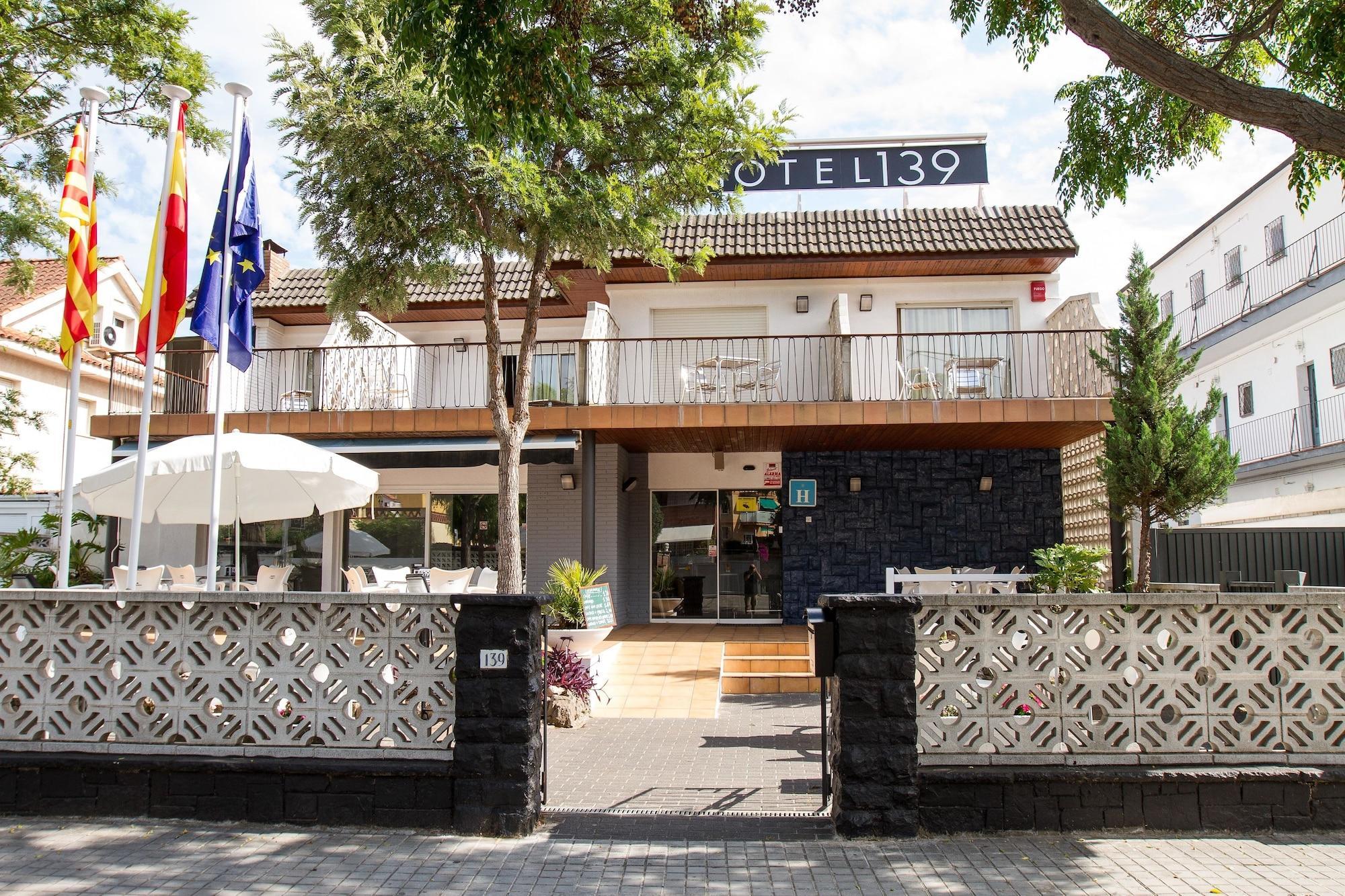 Hotel 139 Castelldefels Buitenkant foto