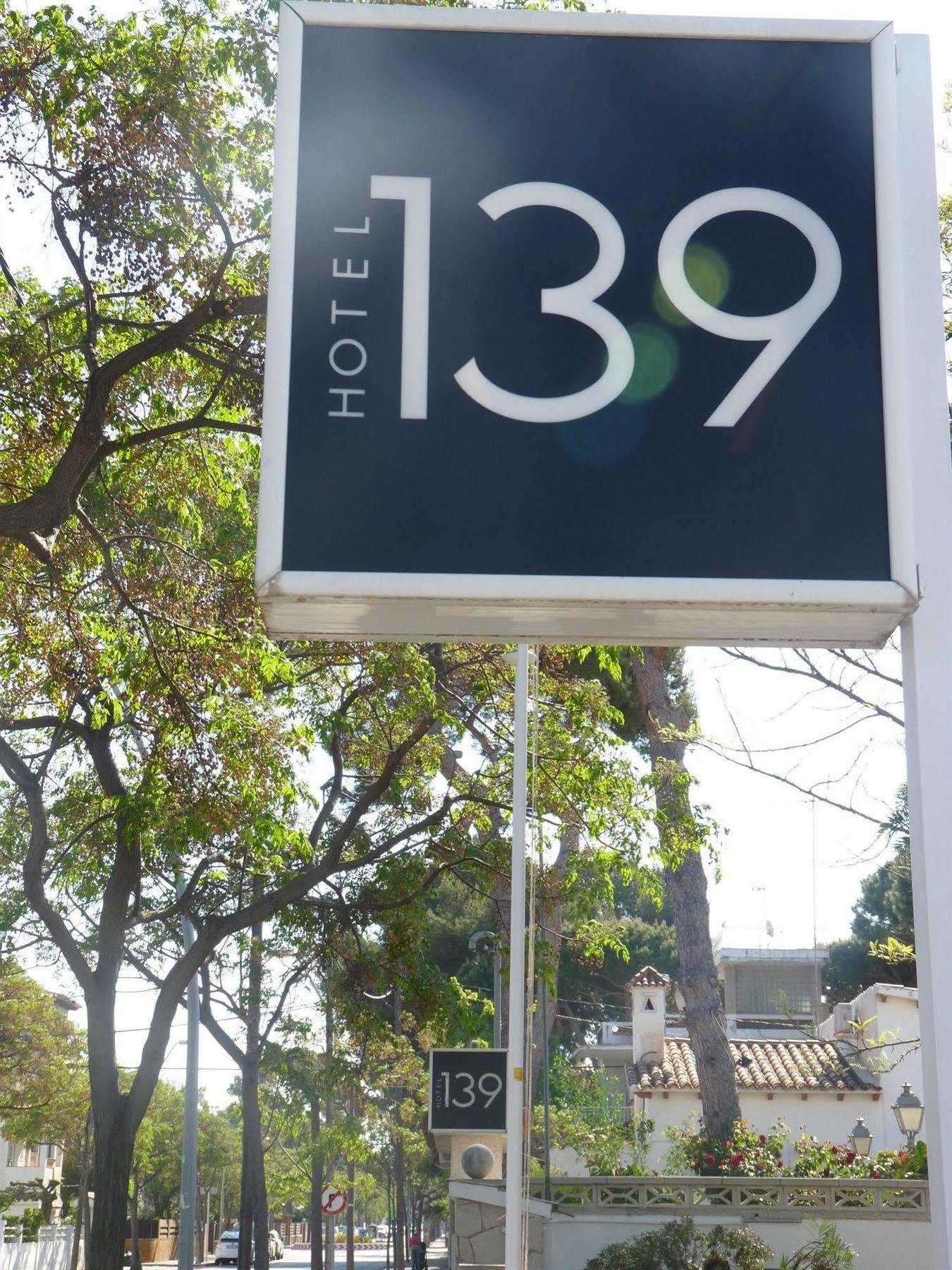 Hotel 139 Castelldefels Buitenkant foto